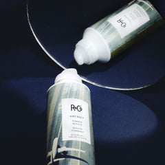 R+Co Aircraft Pomade Mousse, ideal para uso diario con textura definida