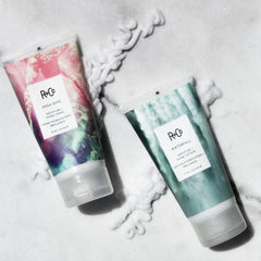 R+Co High Dive crema deluxe: aplicación sencilla para cabello lavado.