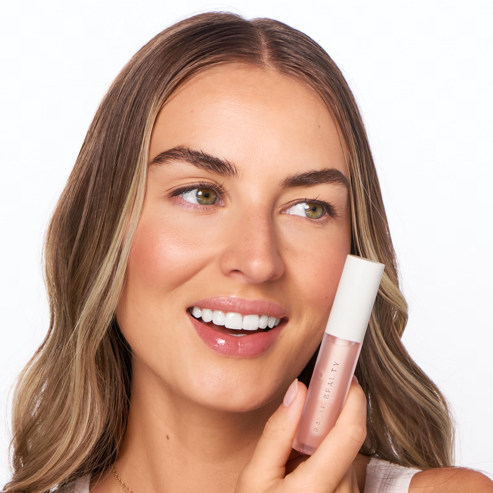 Ravie Beauty Renovación de Labios, acabado brillante y ligero.