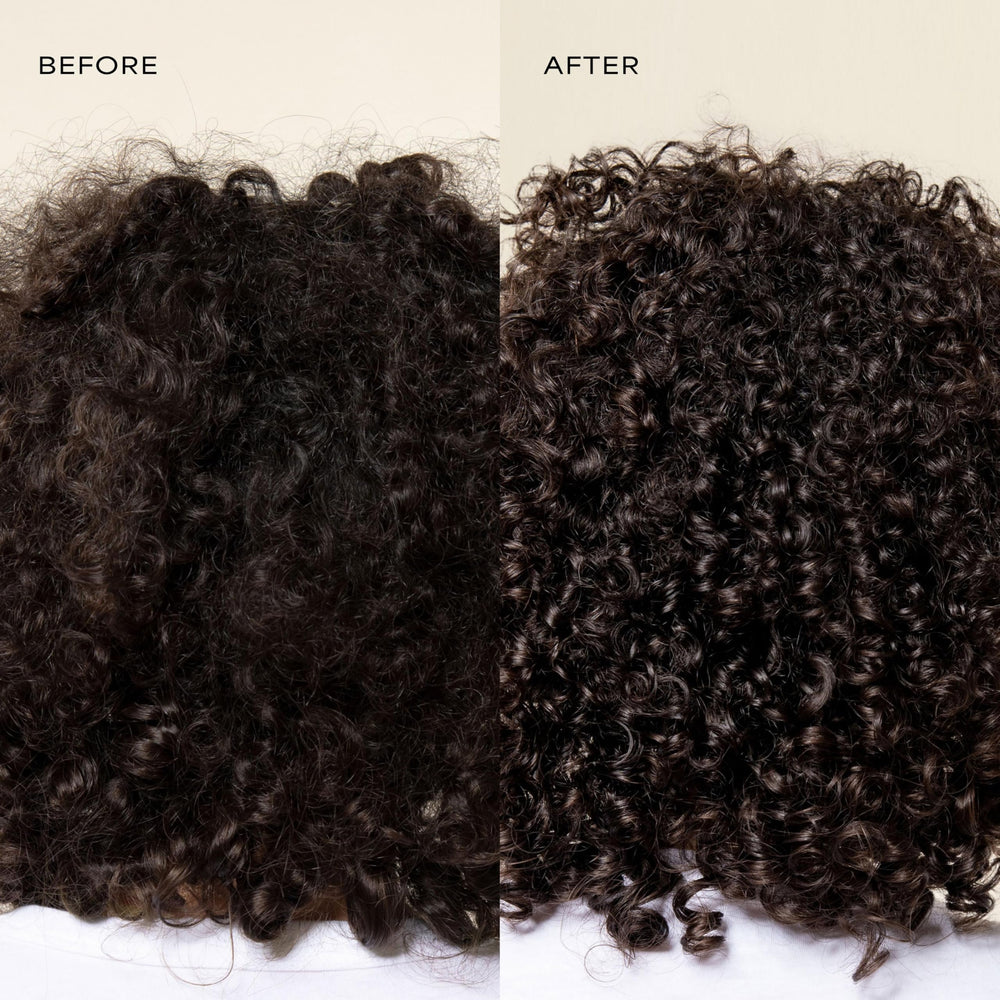 Raw Sugar Mighty Curl acondicionador: botella suave, rizos más suaves y definidos.