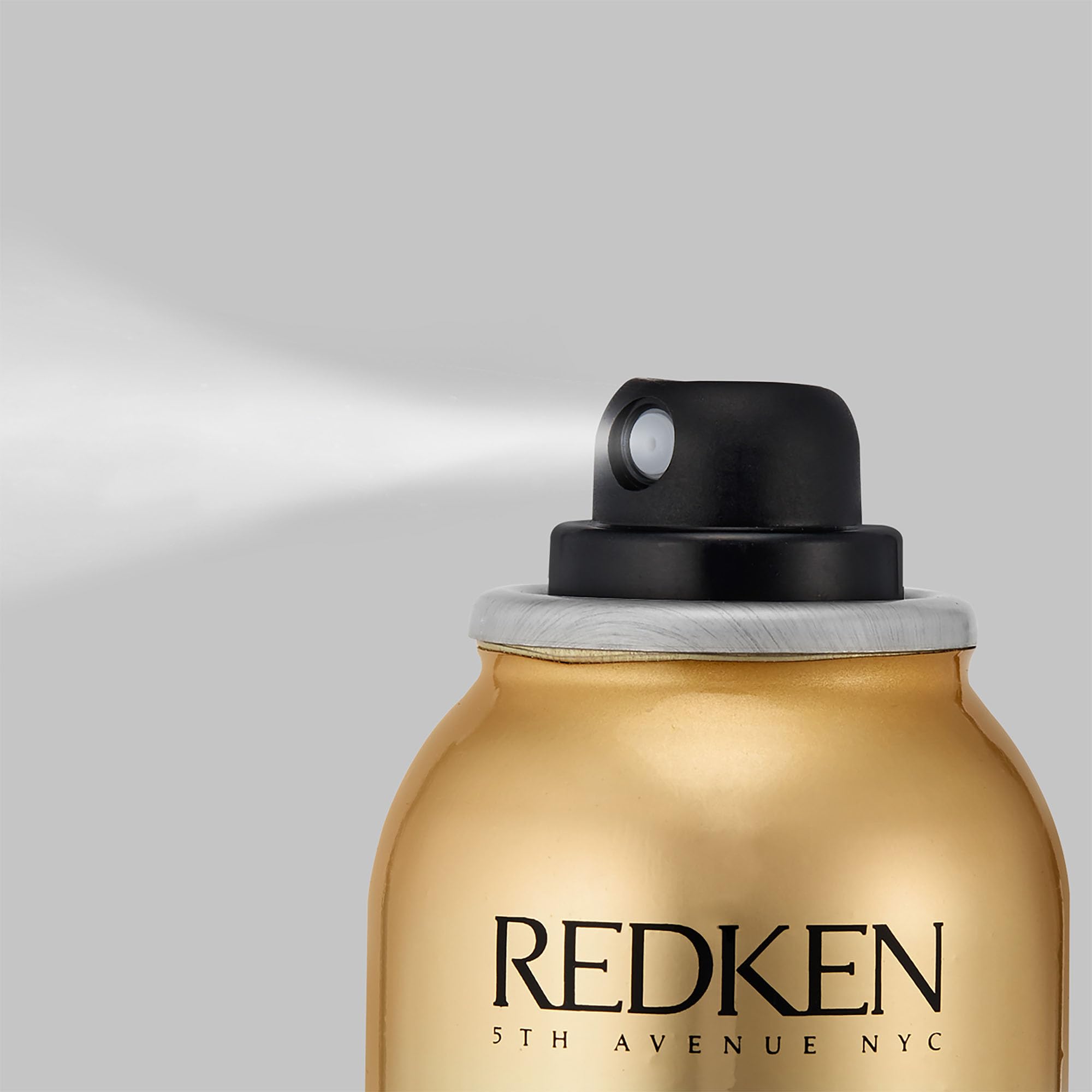 Redken Shine Flash 02 acabado luminoso para peinados modernos.