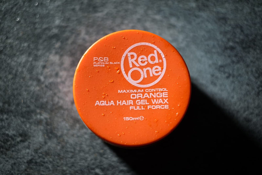 Fijación alta y duradera con Redone Cera Naranja para looks precisos