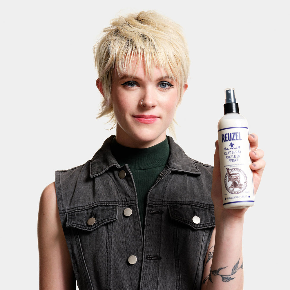 REUZEL Clay Spray uso diario, textura duradera y estilo moderno