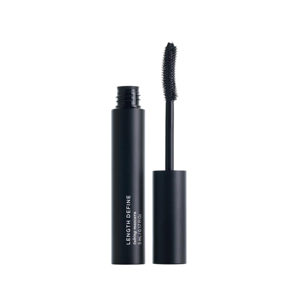 RevitaLash longitud definida con tubo para pestañas largas y definidas.