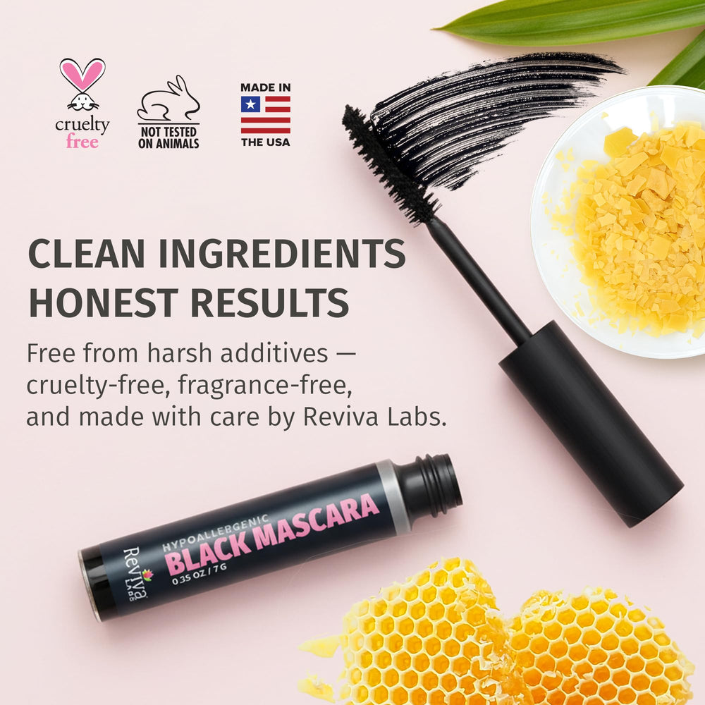 Reviva Labs Mascara con panthenol hidrata y fortalece las pestañas.