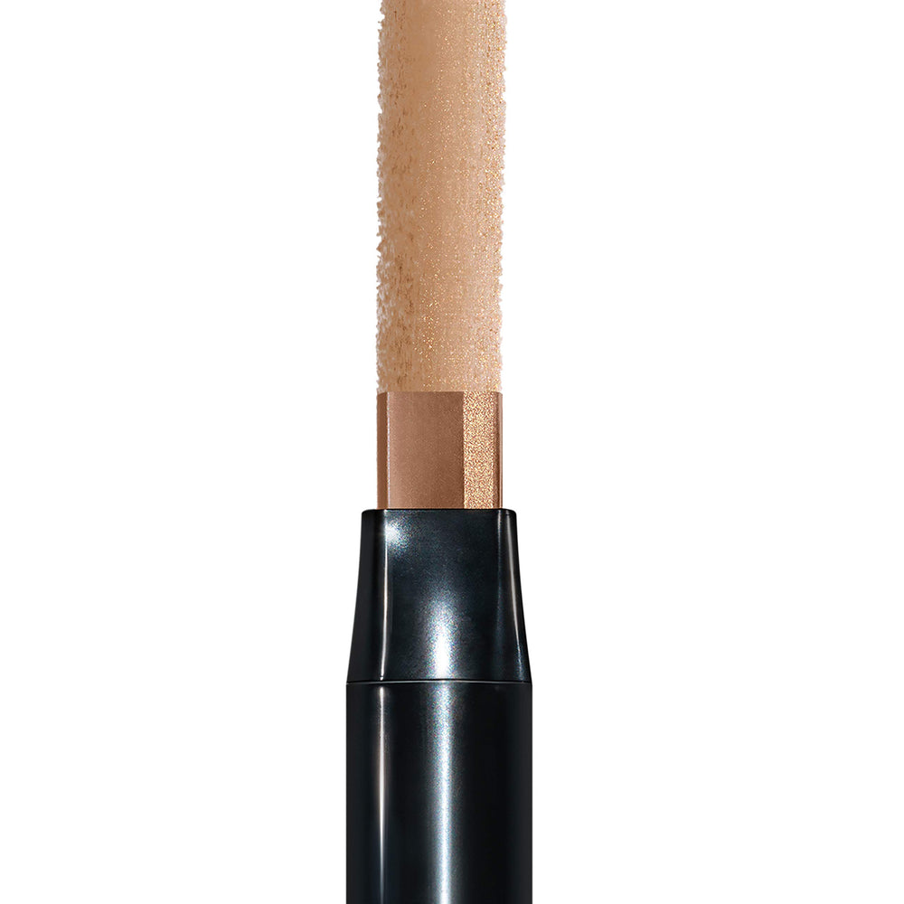 REVLON ColorStay Browlights dos-tonos aporta profundidad y brillo sutil a las cejas