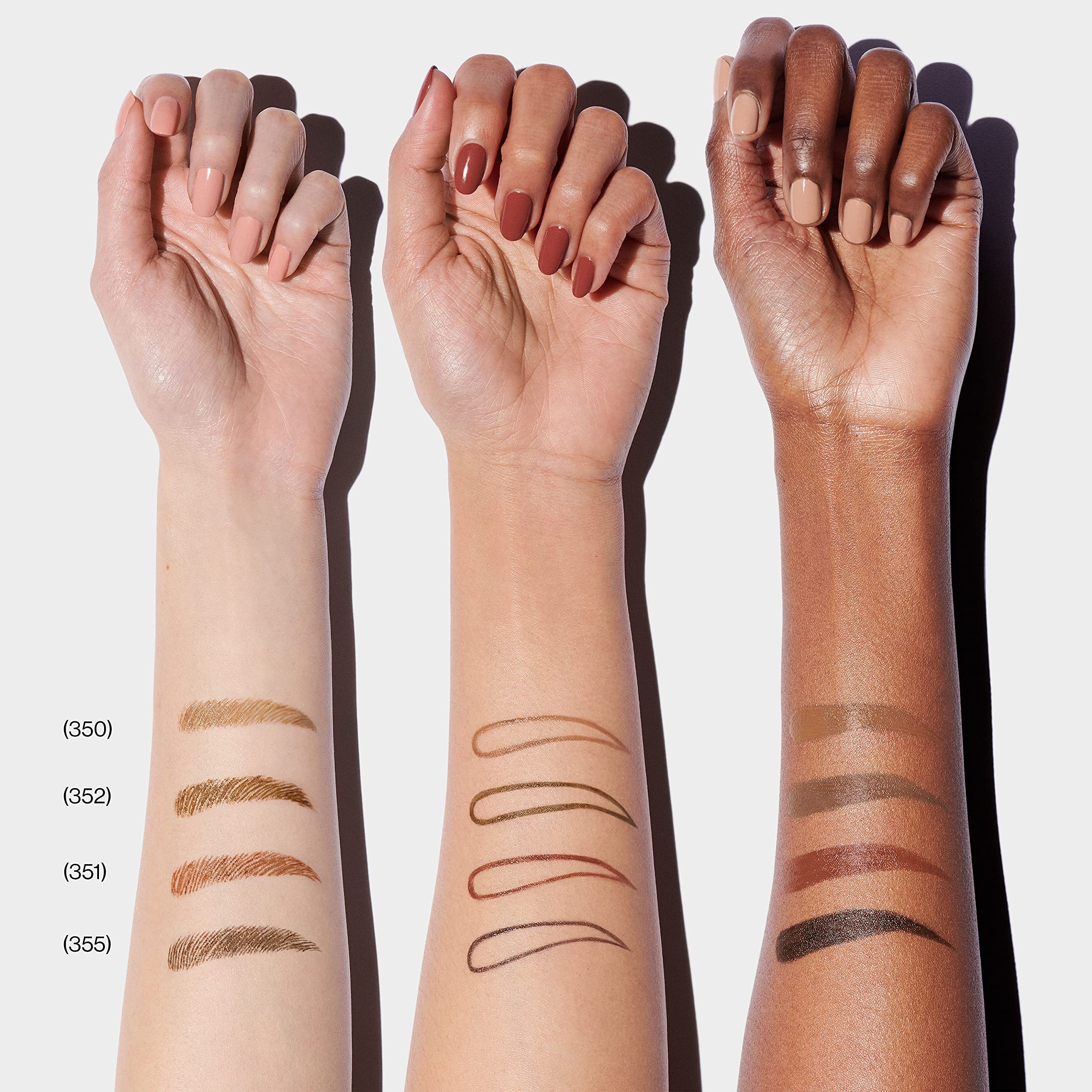 REVLON ColorStay Ceja Tinta, resistente al agua para mayor durabilidad.