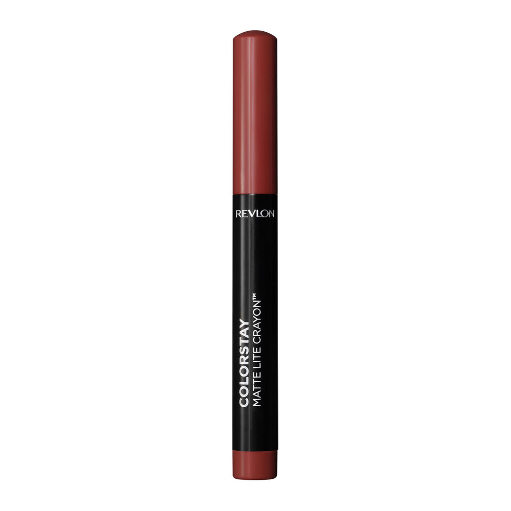 REVLON ColorStay Matte Lite Crayon muestra aplicación rápida para retoques en cualquier lugar