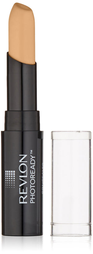 Revlon Corrector en barra con punta angulada para aplicación precisa.