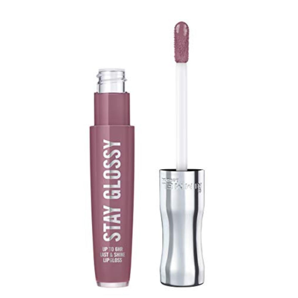 Rimmel Stay Glossy ofrece brillo suave y sin pegajosidad para un look cómodo