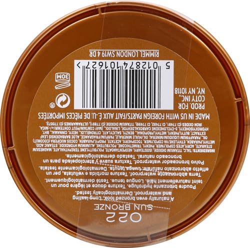 Rimmel Natural 022 Sun Bronze acabado mate y sedoso en la piel.