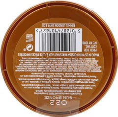 Rimmel Natural 022 Sun Bronze acabado mate y sedoso en la piel.