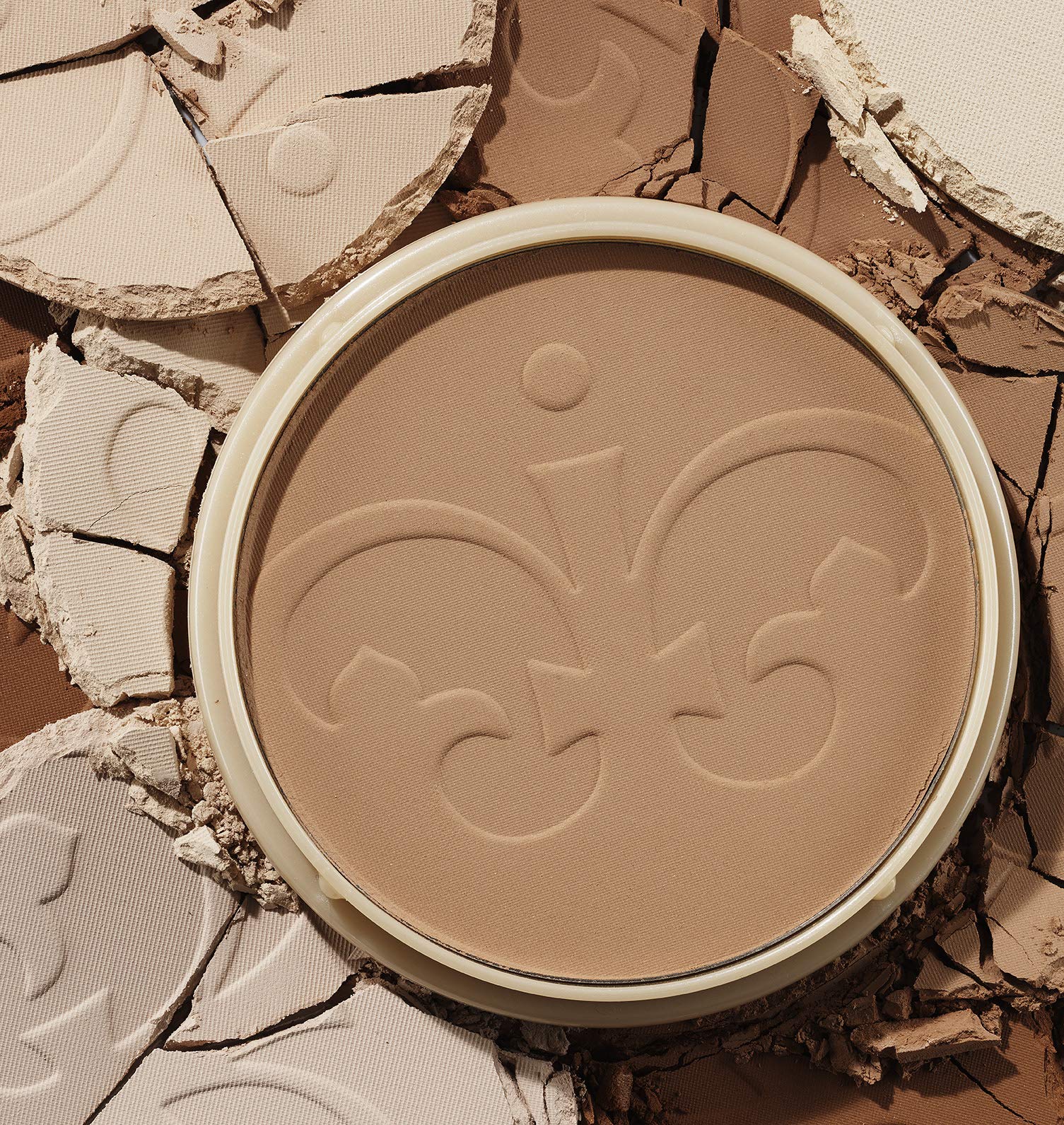 Rimmel Stay Matte textura ligera, aplicación suave y cómoda todo el día.