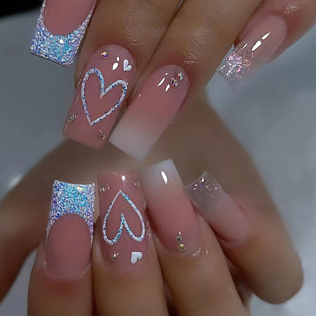 ROFIBUT uñas postizas cuadradas Frances azul purpurina con corazones para looks brillantes.