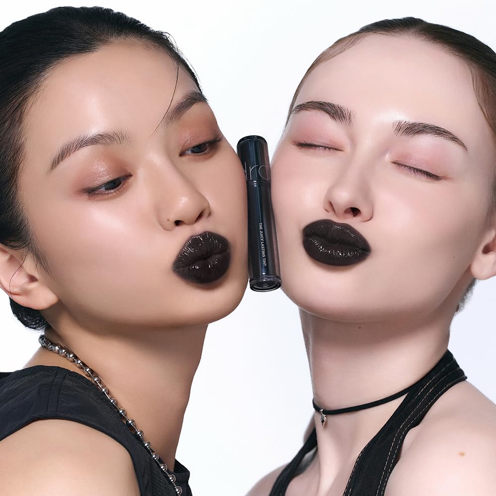 Rom&nd BESO NEGRO TRIO texturas hidratantes que cuidan los labios.