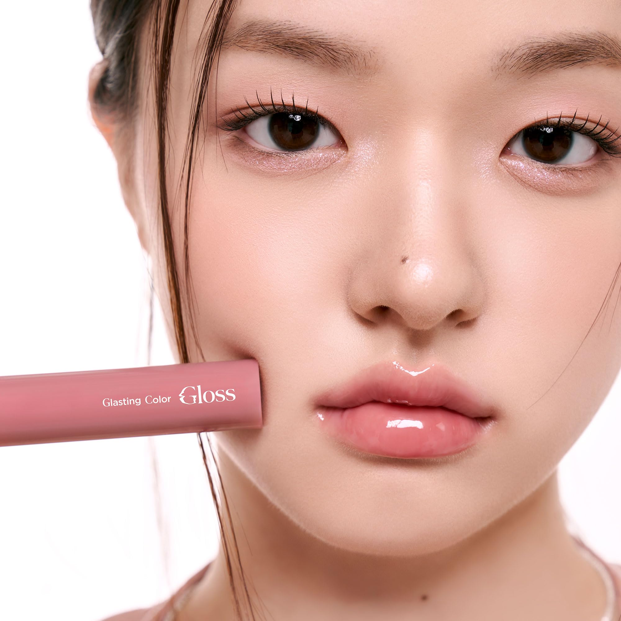 romnd glasting color gloss 04 grapy-way, efecto plump sutil para más volumen