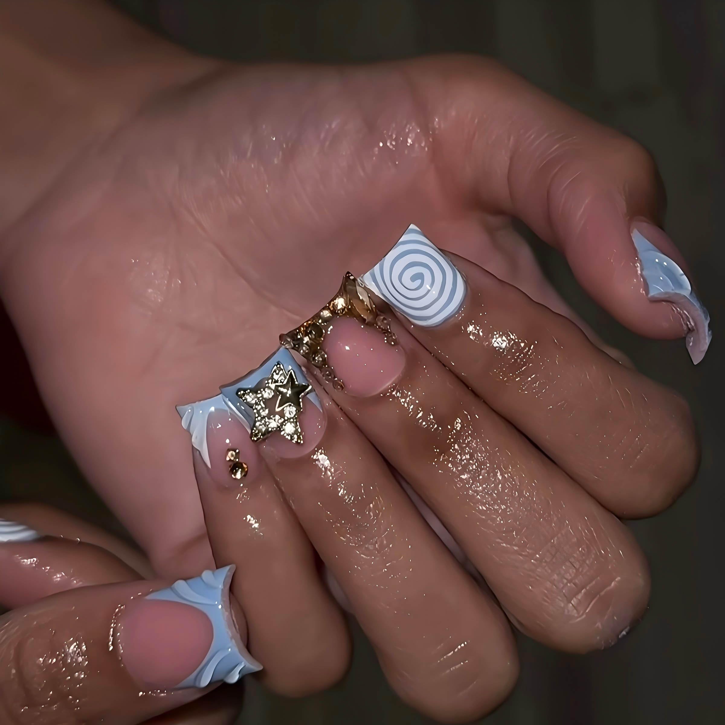 RUOKEXIN uñas pegadas francesas para un look limpio.