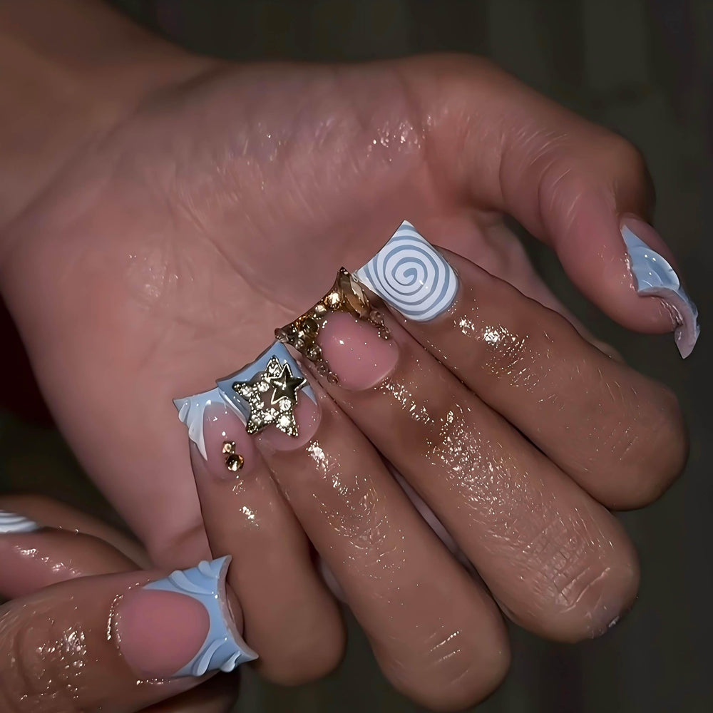 RUOKEXIN uñas pegadas francesas para un look limpio.