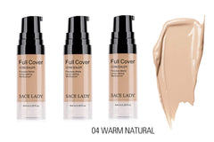 Textura cremosa del corrector SACE LADY para acabado suave y natural