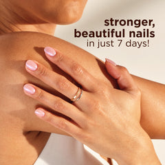 Sally Hansen Color Therapy Staycation fortalece uñas con biotina y aceite de argán.