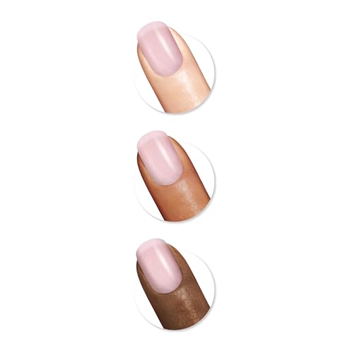 Esmalte Sally Hansen Insta-Dri en tono pastel semi-opa inspirado en Cookies N Creme