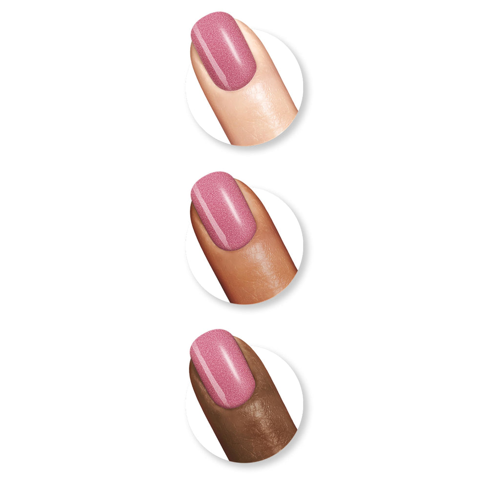 Sally Hansen Pomegratitude: aplicación en uñas para resultado profesional en casa.