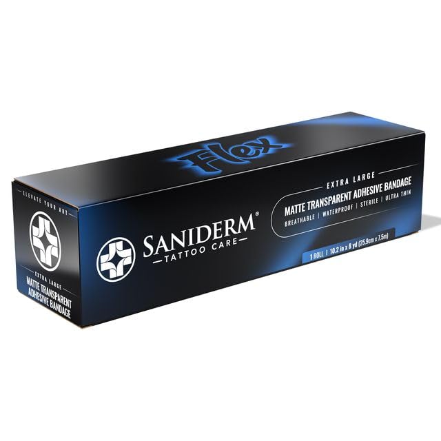 Saniderm Flex: aplicación de banda para tatuaje, cómoda en zonas de movimiento.