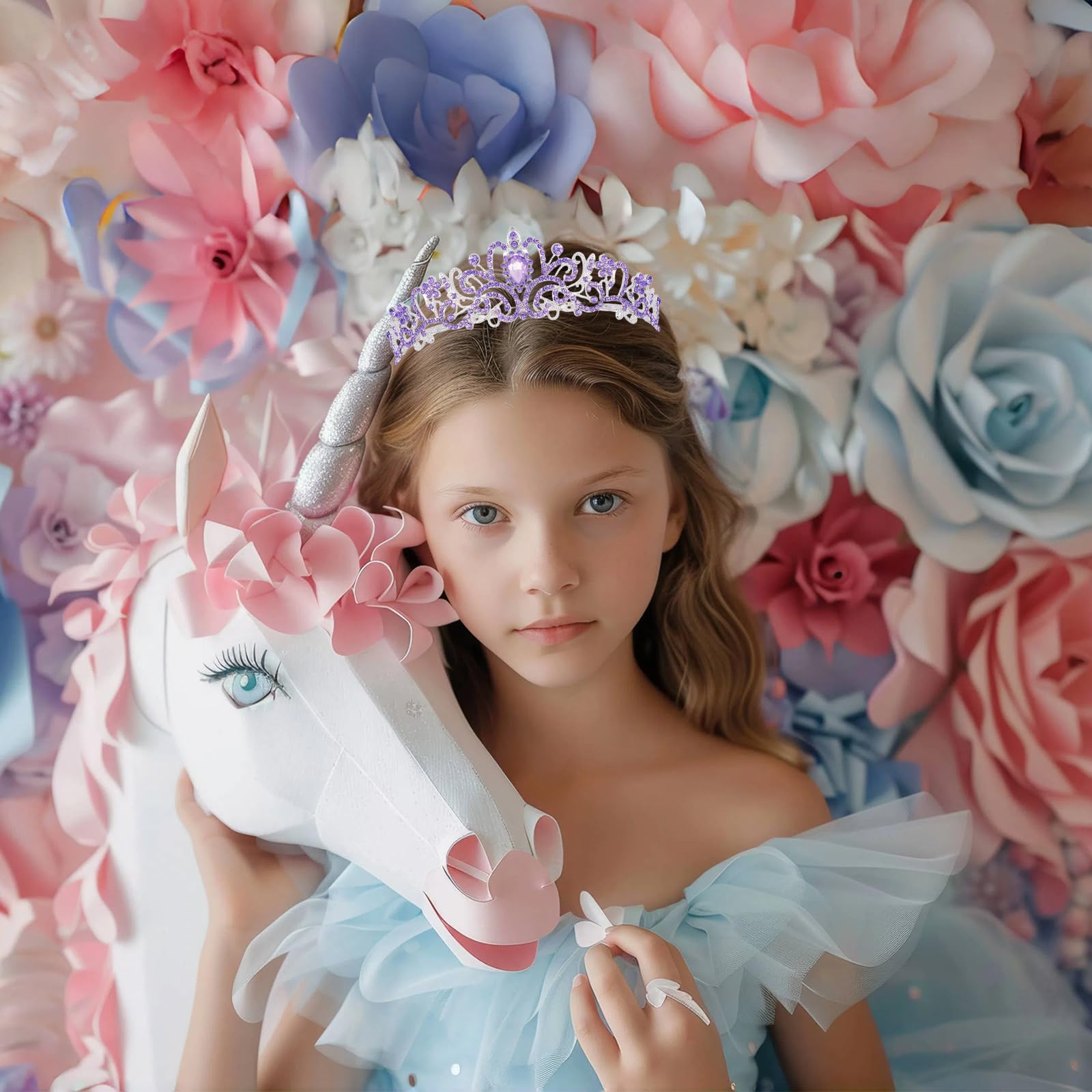 Schmoopy tiara detalle cristales brillantes, ideal para apariencia de fiesta y ceremonia.