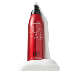 SexyHair Big Altitude Mousse volumen visible en toda la melena.