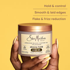 Aplicación del gel de SheaMoisture en pelo húmedo, pequeña cantidad para anti-frizz