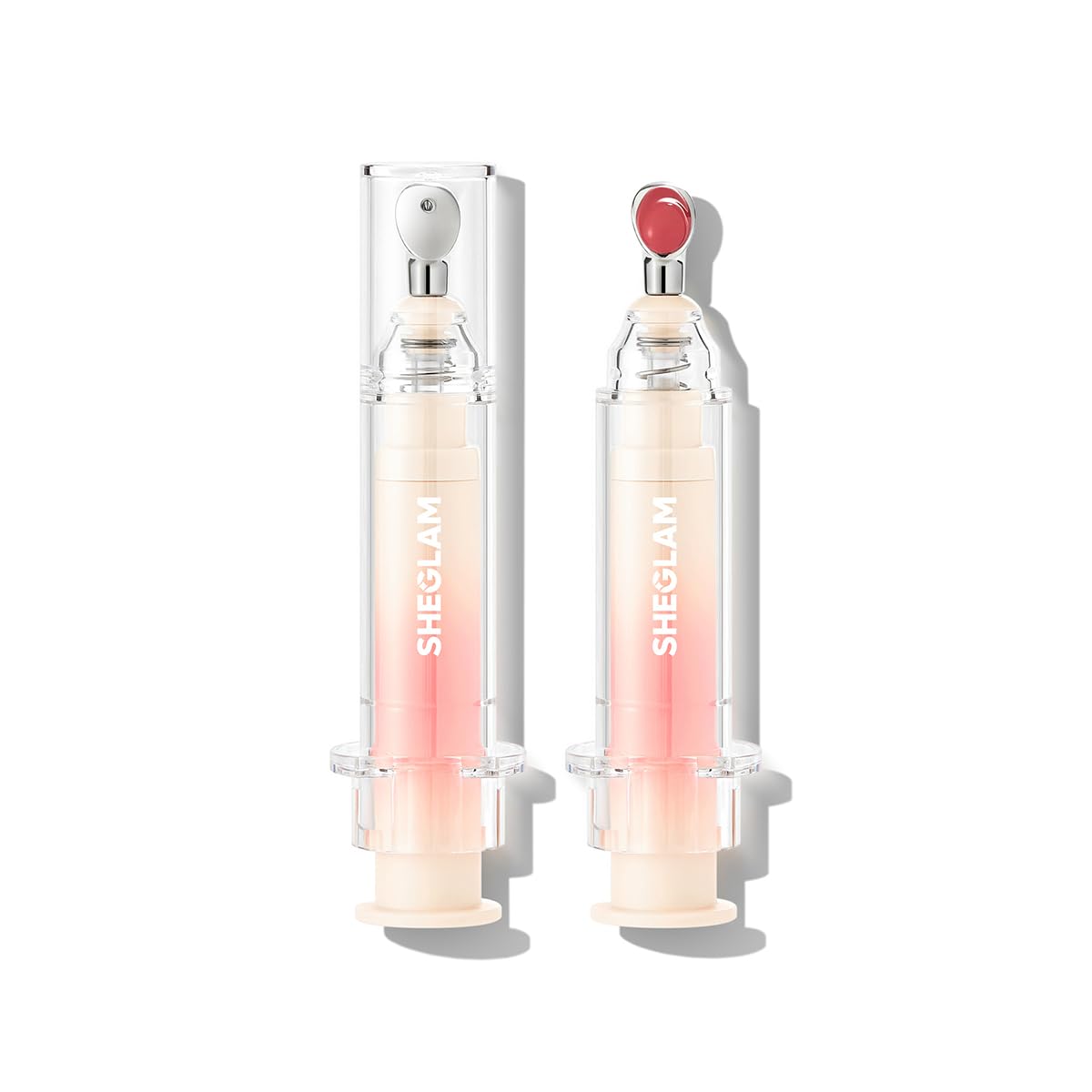 SHEGLAM Booster Shine con aplicador metálico para una aplicación suave.