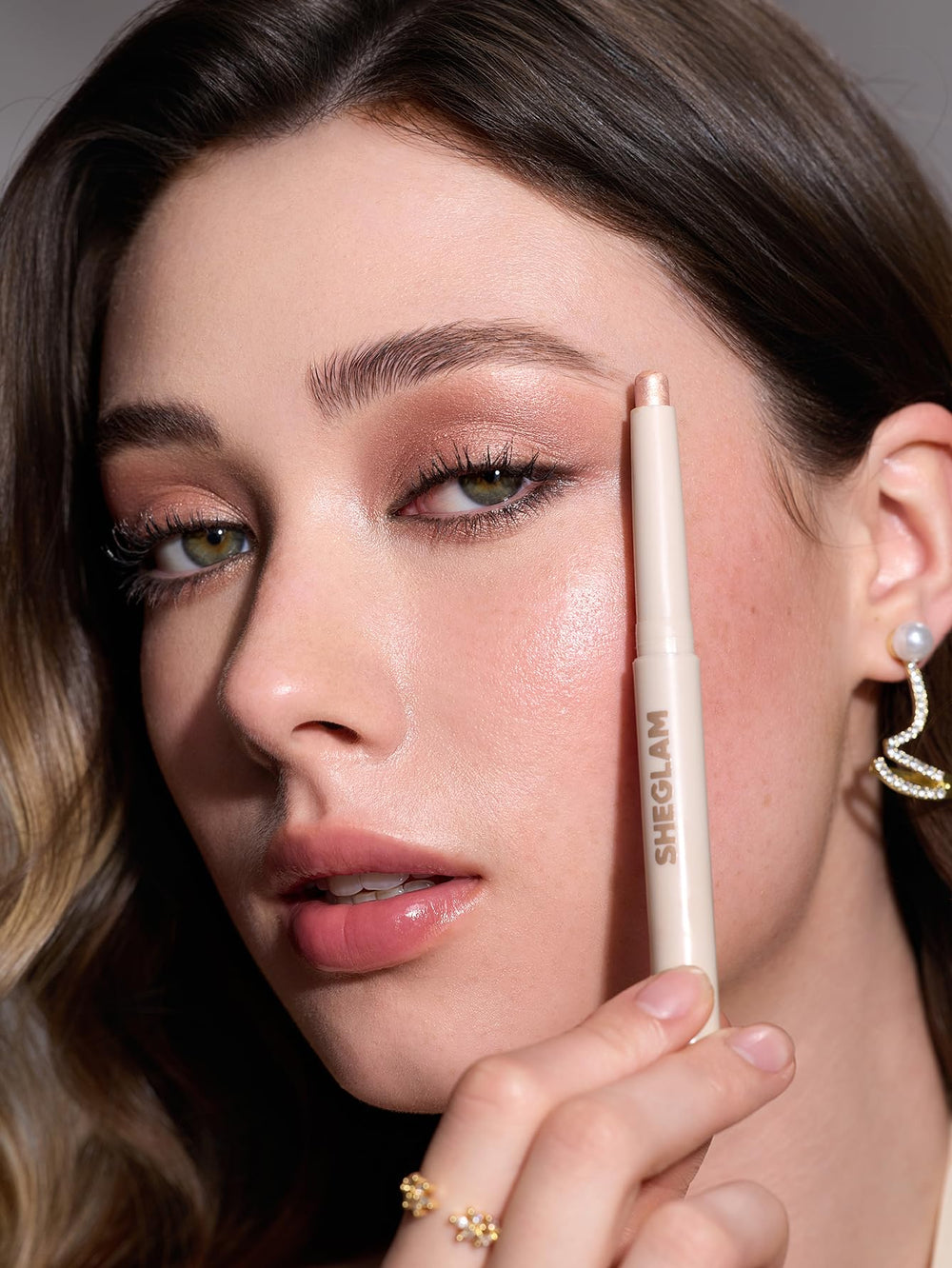 SHEGLAM Creamsicle Eyeshadow Stick tono beige para transición suave