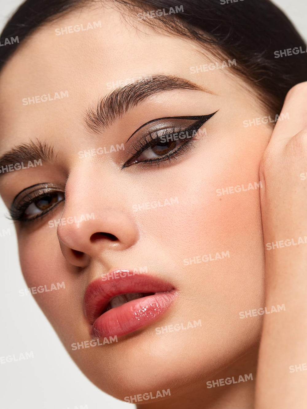 SHEGLAM delineador libre de crueldad para uso ético.