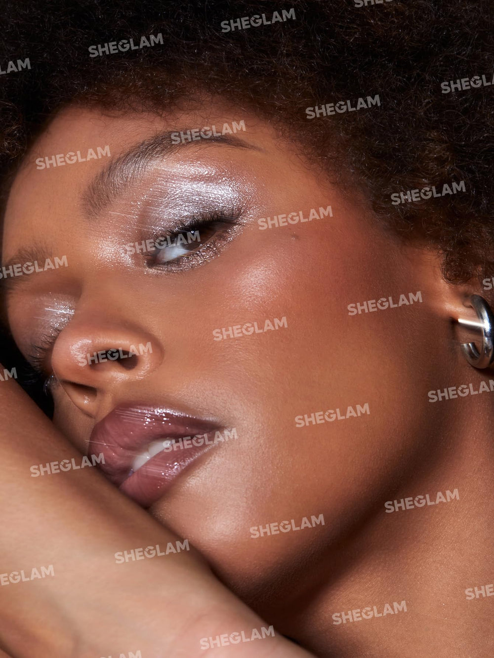 SHEGLAM Enigma sombra de larga duración en mirada fija
