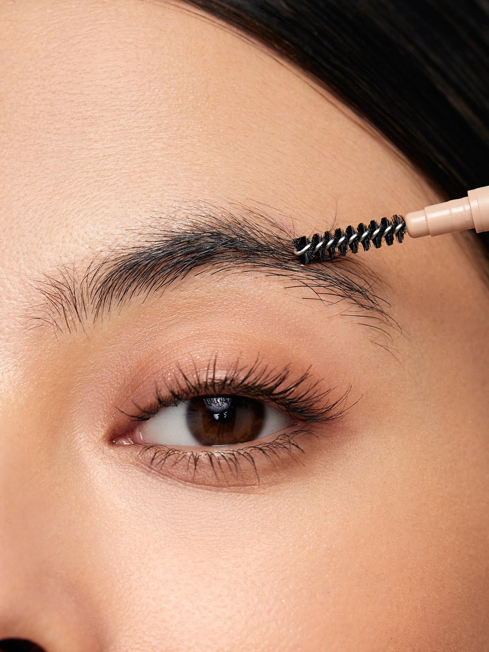 Aplicación rápida y fácil para definir cejas al instante.