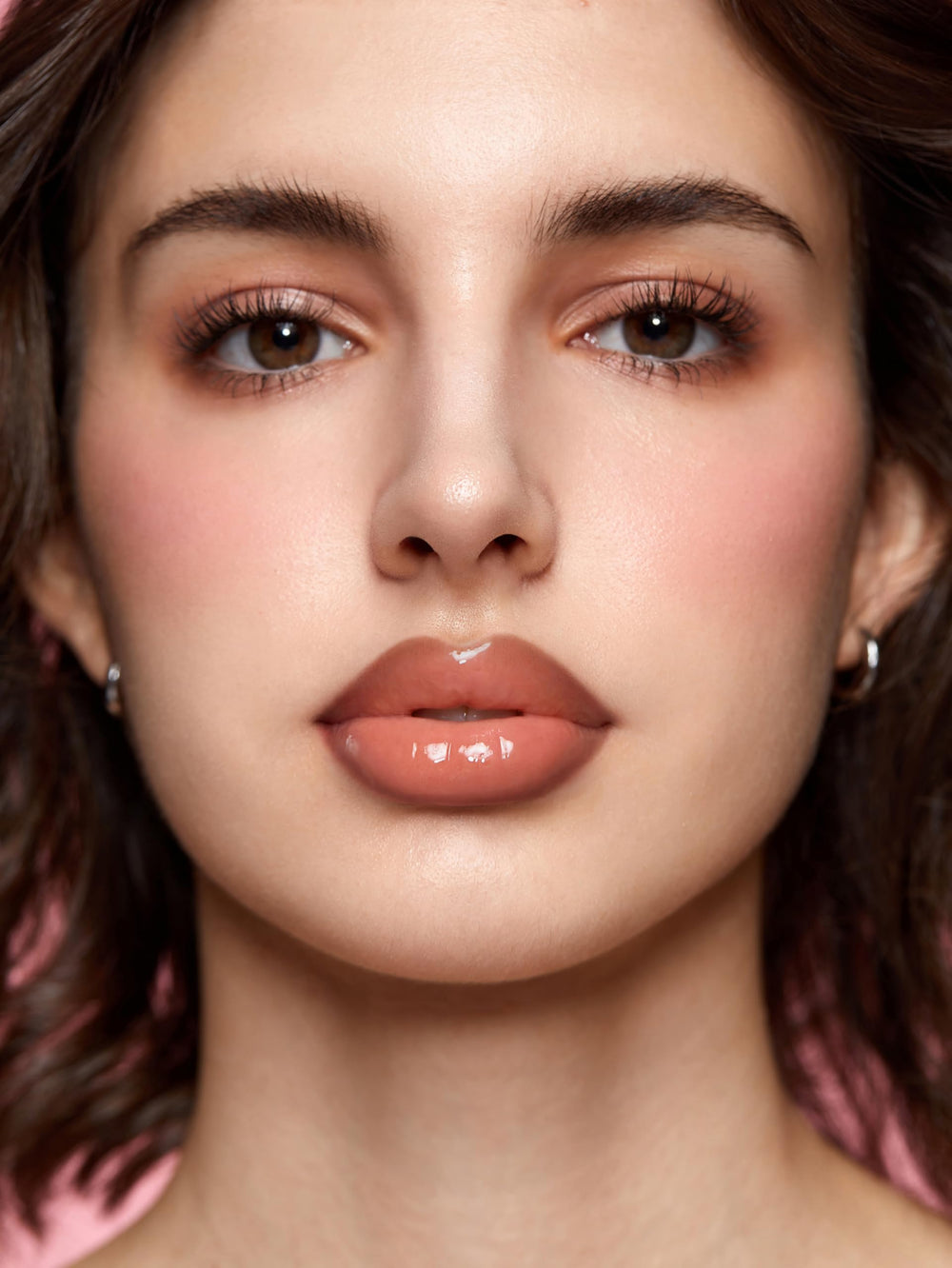 SHEGLAM labios con color coordinado y acabado luminoso.