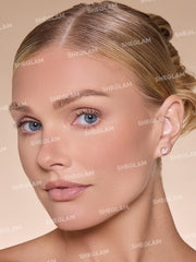 SHEGLAM Sun Beam ofrece un brillo bronceado suave para realzar la tez