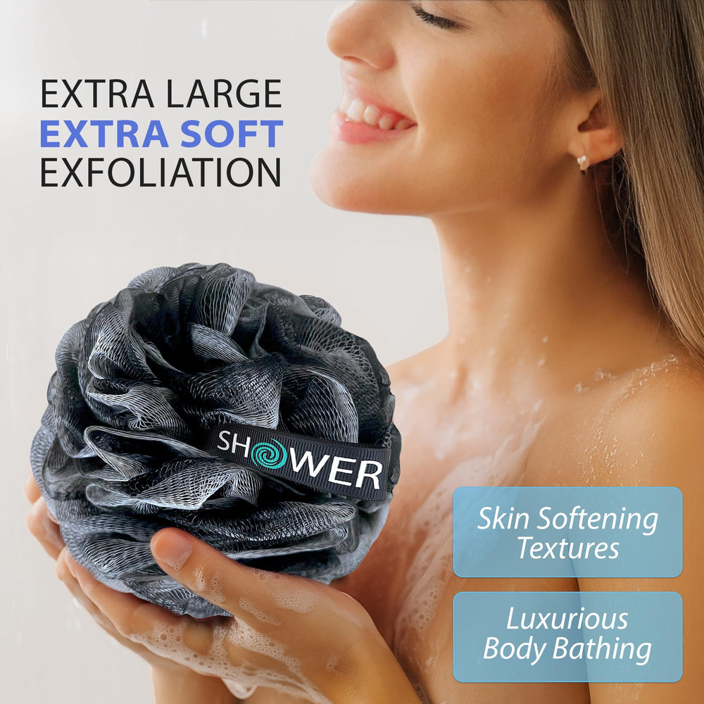 Shower Bouquet lufa malla negra en primer plano para exfoliar suavemente.