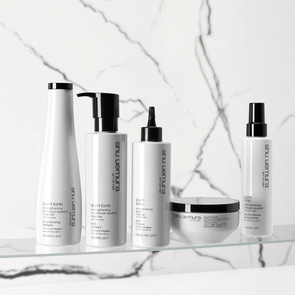Shu Uemura Izumi Tonic resultado: cabello con brillo y vitalidad notables.