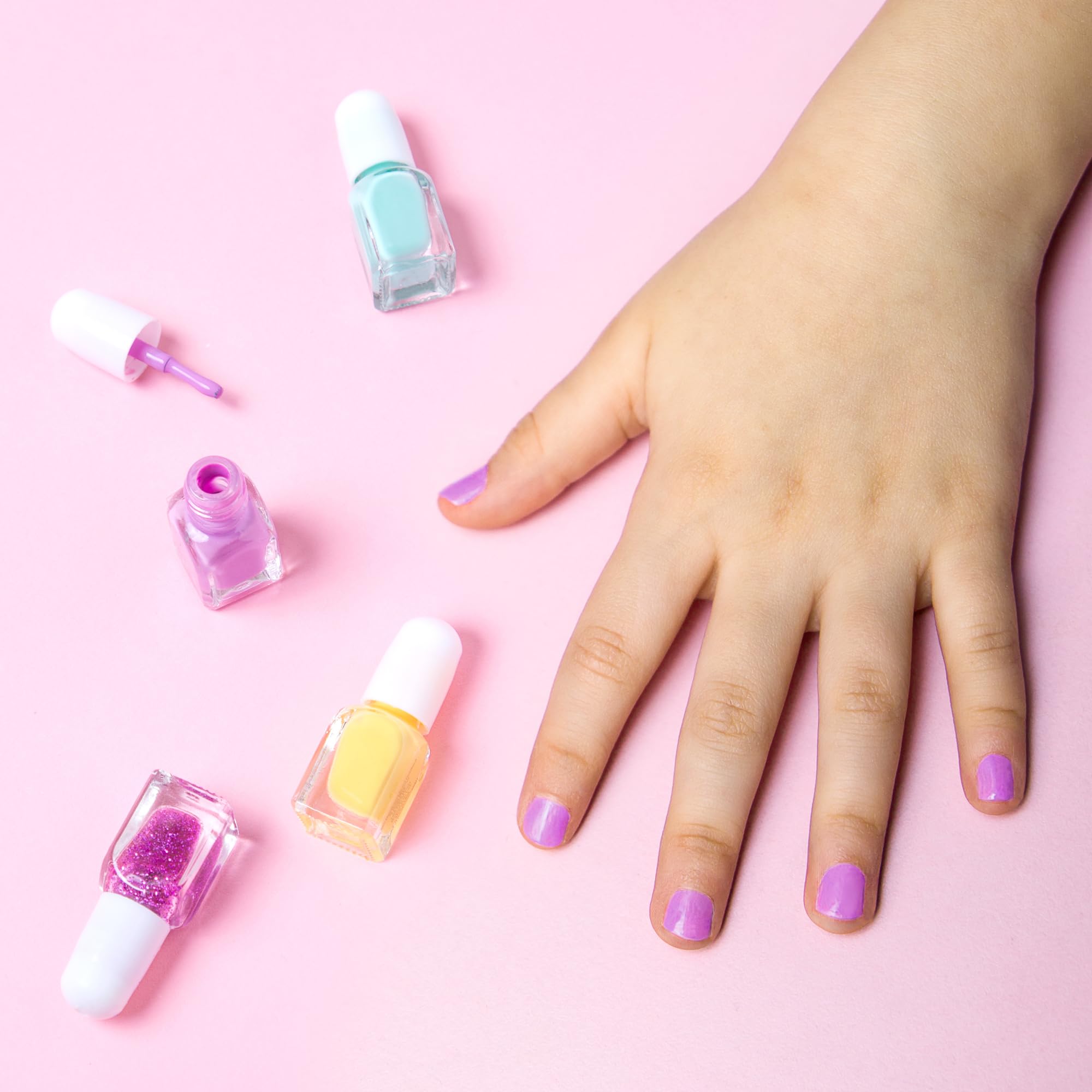 Idea de manualidades: uñas creativas con SIMPLE PLEASURES.