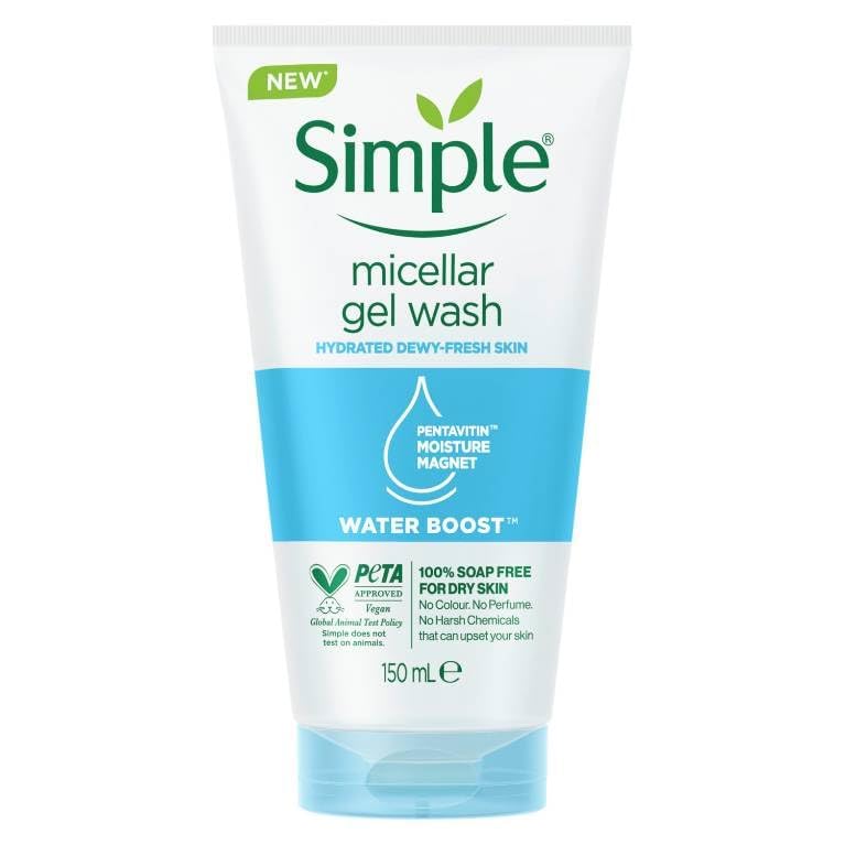 Minerales esenciales y extracto vegetal de Simple Water Boost hidratan la piel