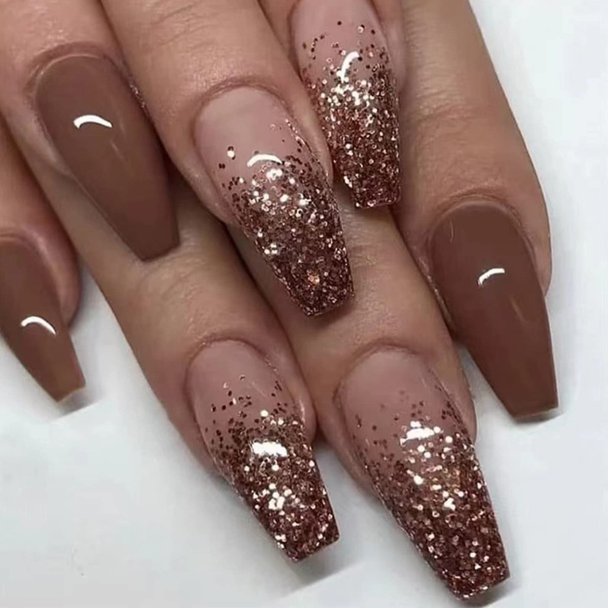 SINHOT uñas postizas estilo ataúd mediano con brillo y gradiente marrón para un look elegante