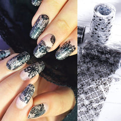 Sinsen patrones de encaje para uñas, combinables con looks diarios.