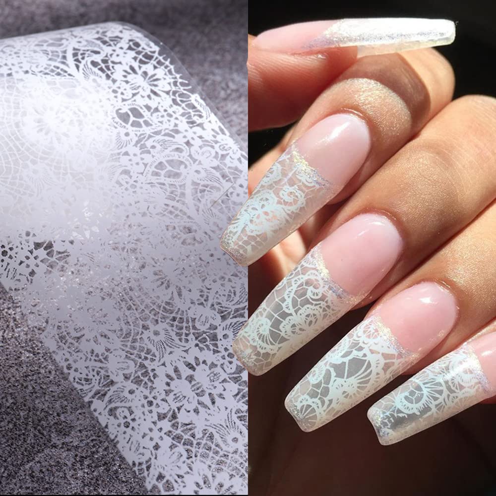 Sinsen foil floral iridiscente añade brillo sutil a las uñas.