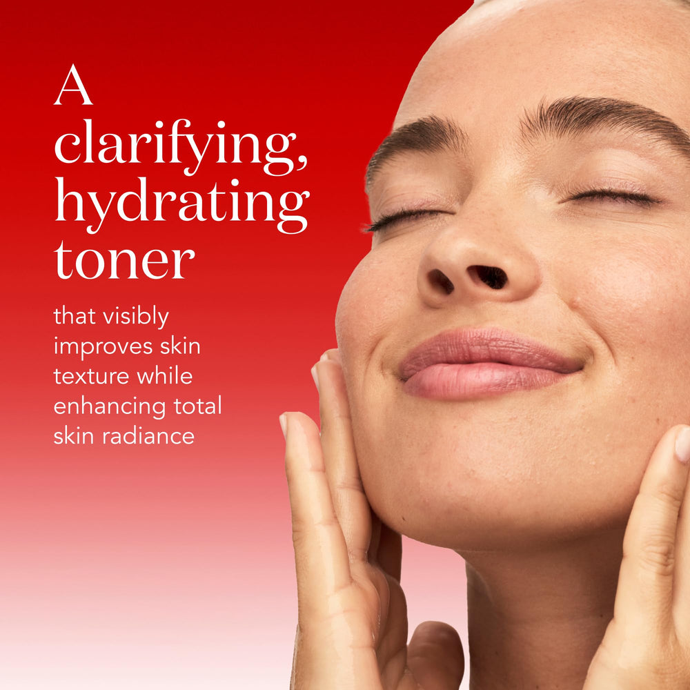 SK-II Loción facial tratamiento claro sobre disco de algodón para tonificar suavemente