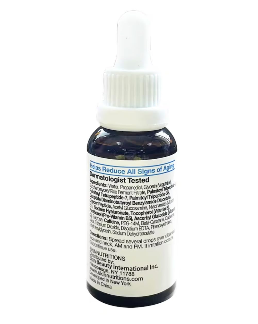 Aplicación suave del Serum Botanicals sobre la piel para revitalizar textura y luminosidad.