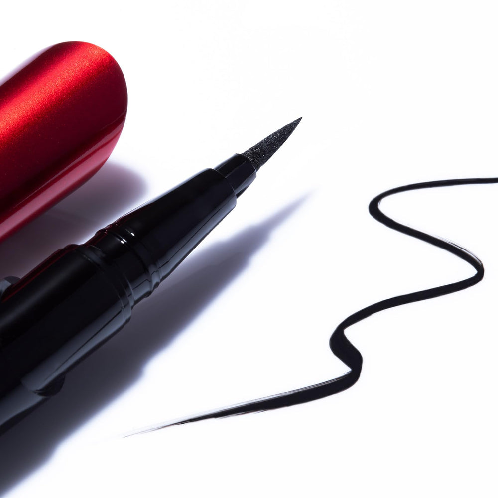 Smashbox Always On muestra-negro: color intenso ideal para estilos de noche.