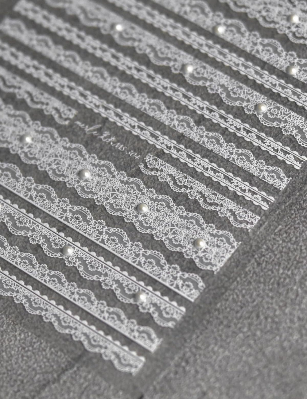 SoftSoul diseño embossado 5D con perlas para uñas con estilo