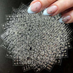 Splocudu nail-sticker 3D luna-estrellas, ideal para un diseño reluciente en uñas naturales.