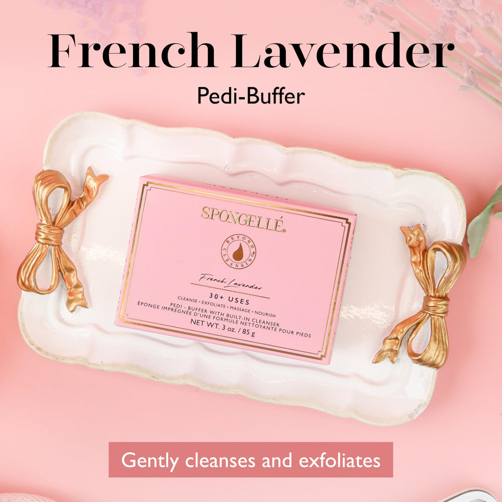 SPONGELLÉ Pedi Buffer lavanda francesa con aroma calmante.